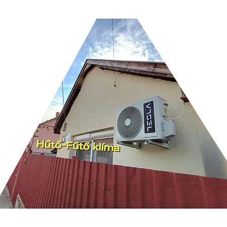 Kiss-Szollosi Vendeghaz Debrecen Exteriör bild