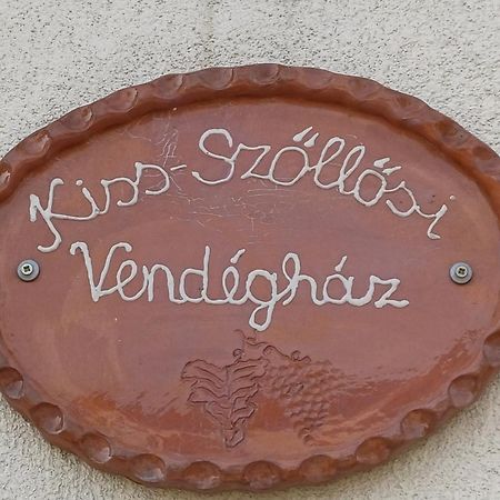 Kiss-Szollosi Vendeghaz Debrecen Exteriör bild