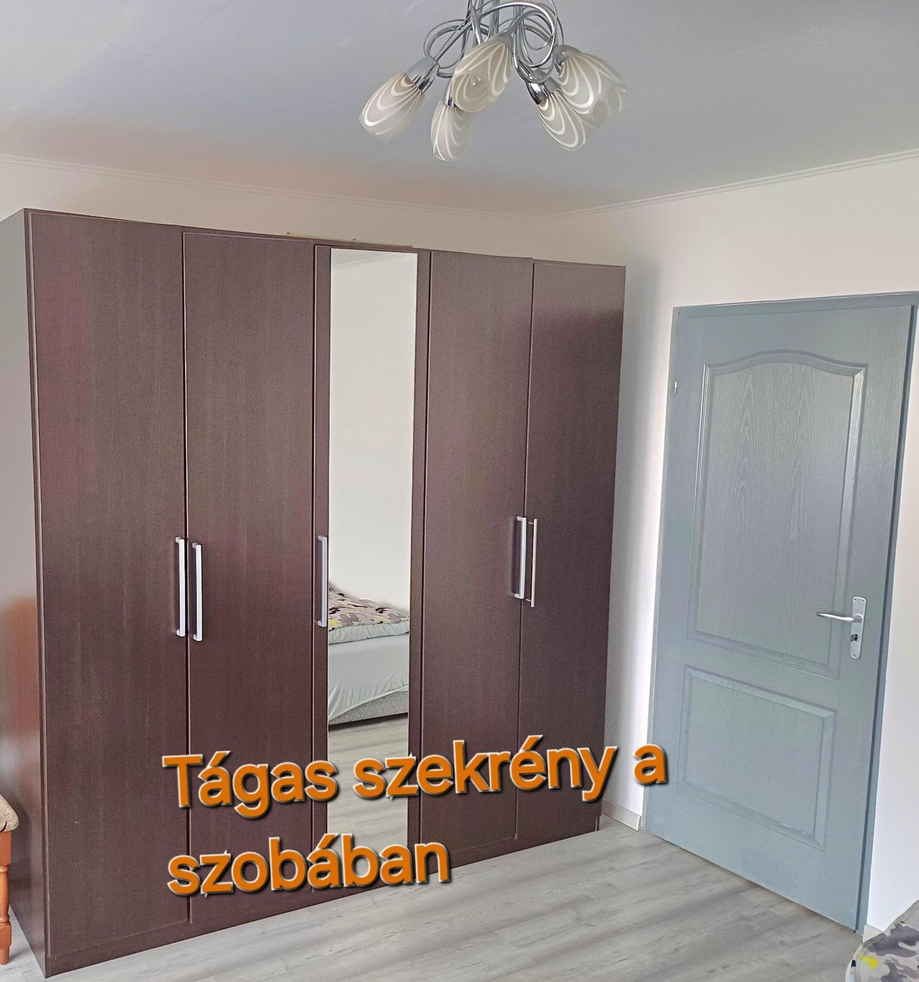 Kiss-Szollosi Vendeghaz Debrecen Exteriör bild